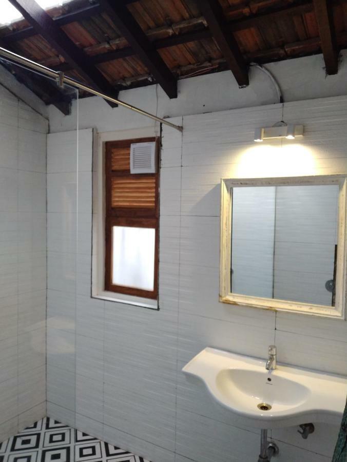 The White Balcao Hostel Panaji Luaran gambar